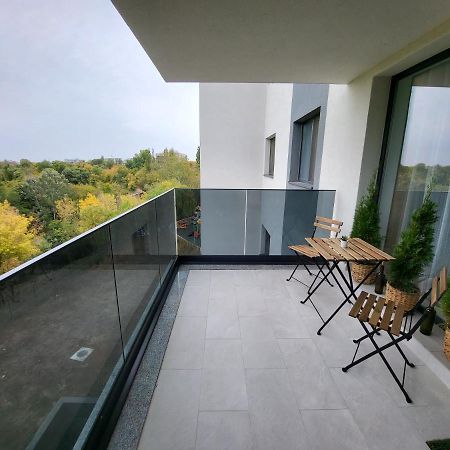 Green Tam - Nature Heaven - Private Parking Bukares Bagian luar foto