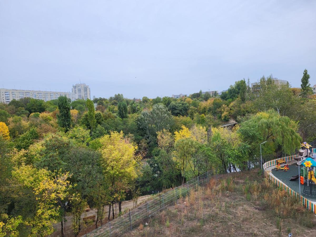 Green Tam - Nature Heaven - Private Parking Bukares Bagian luar foto